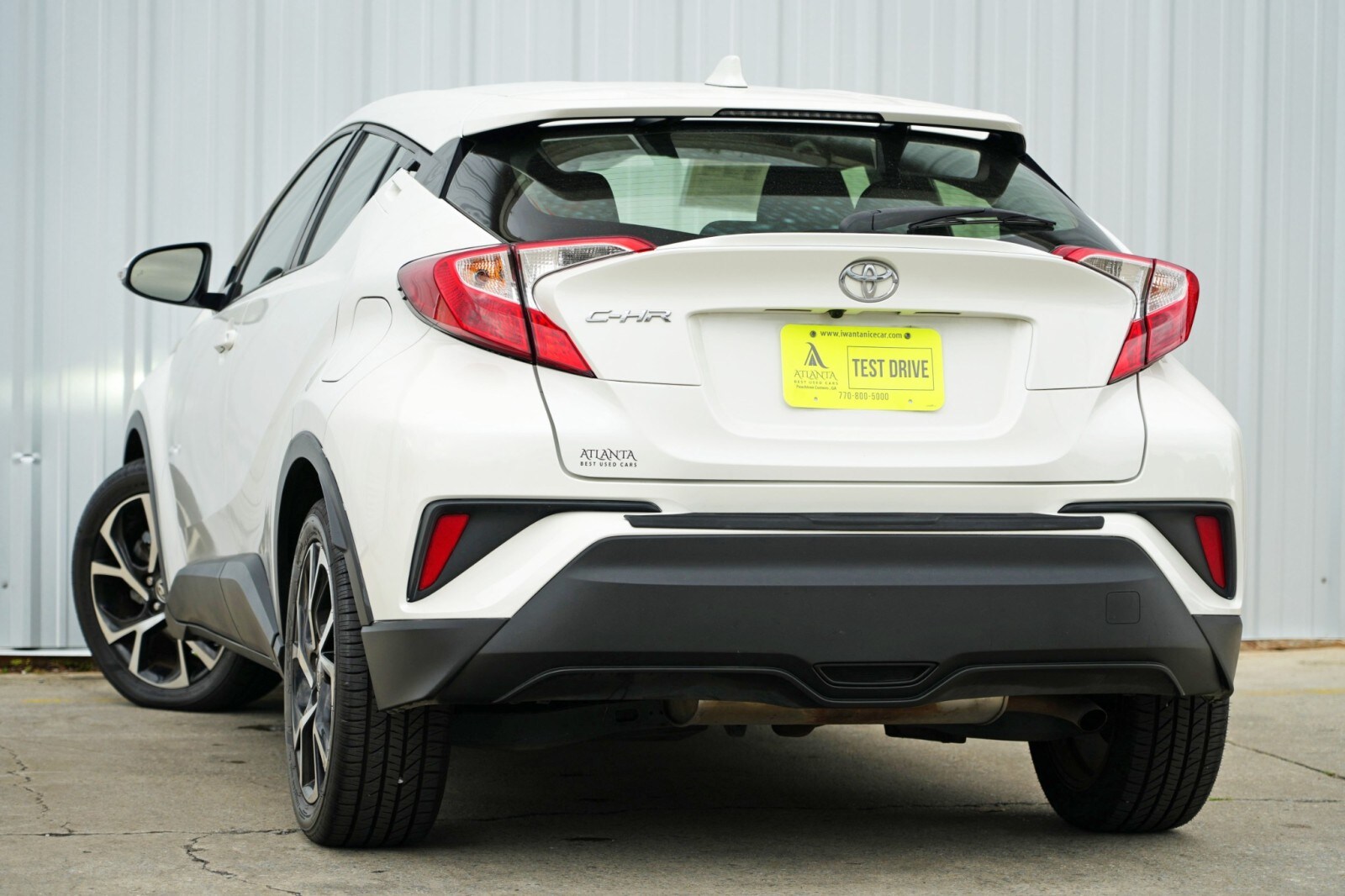 2020 Toyota C-HR XLE photo 4