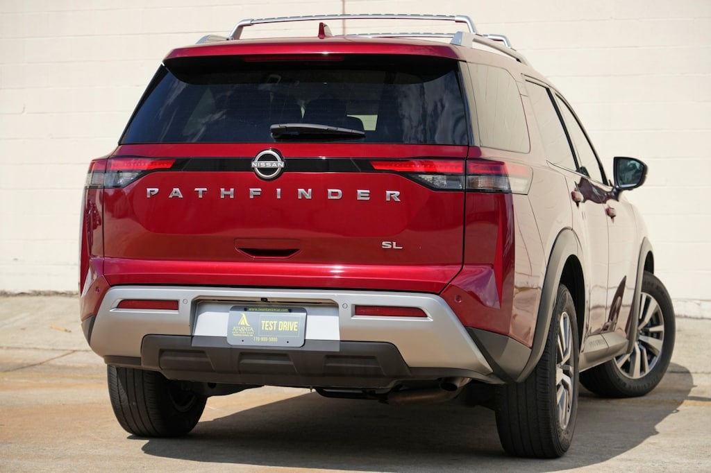 Used 2023 Nissan Pathfinder SL SUV