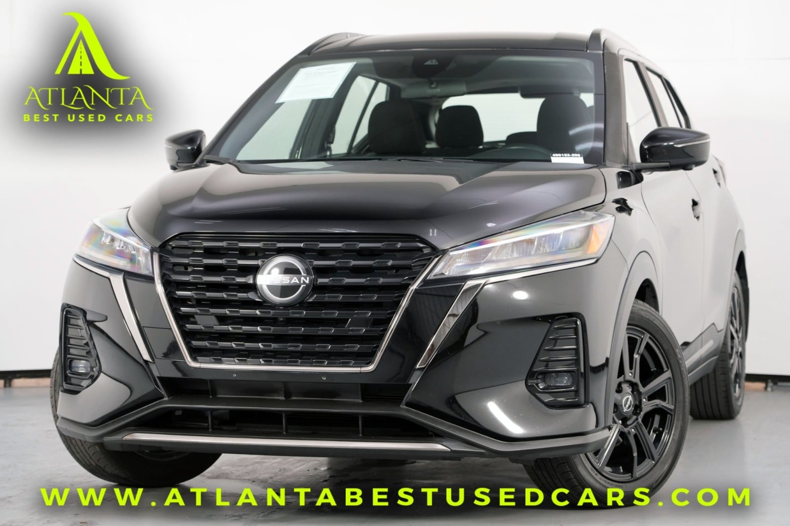 2022 Nissan Kicks SR's photo