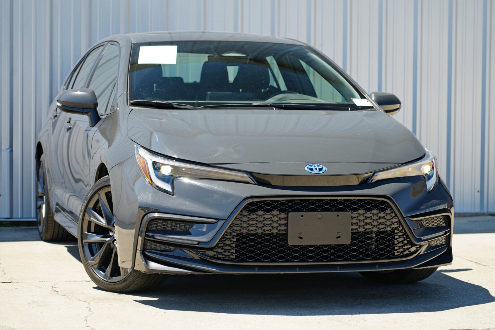 2023 Toyota Corolla Hybrid SE photo 2
