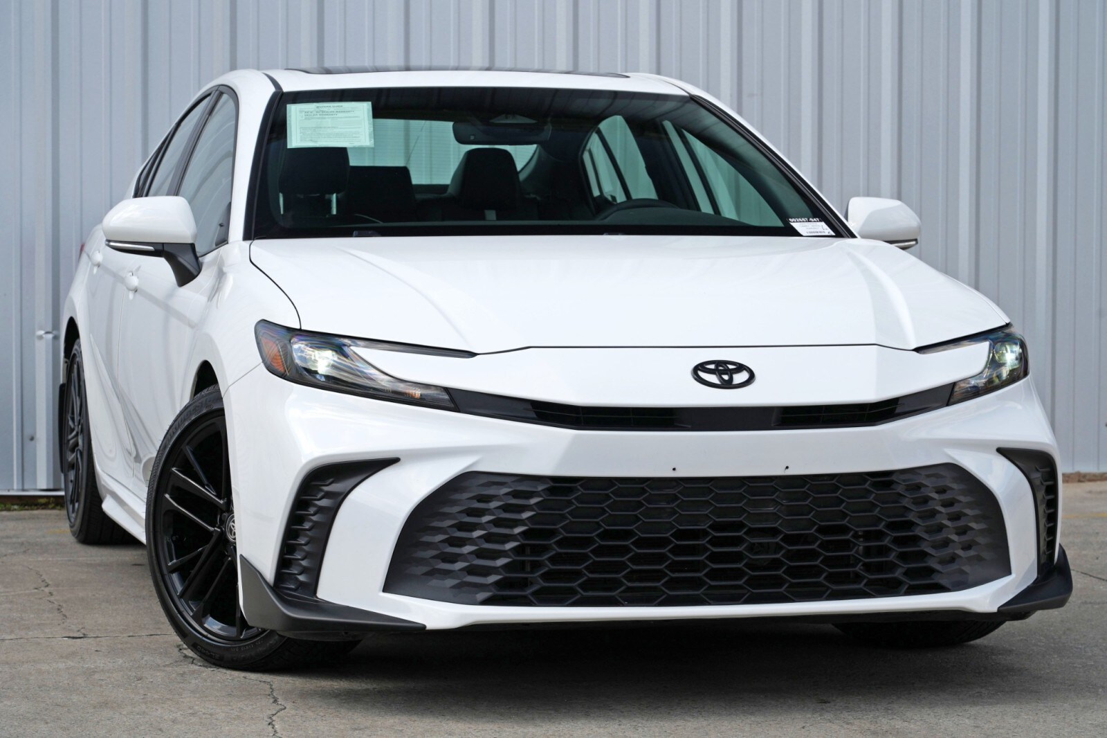 2025 Toyota Camry SE photo 2