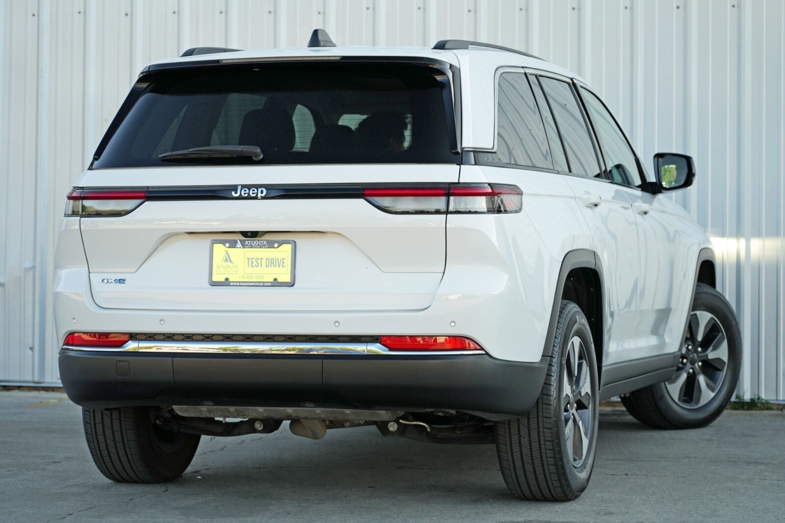 2022 Jeep Cherokee Limited 4xe photo 3