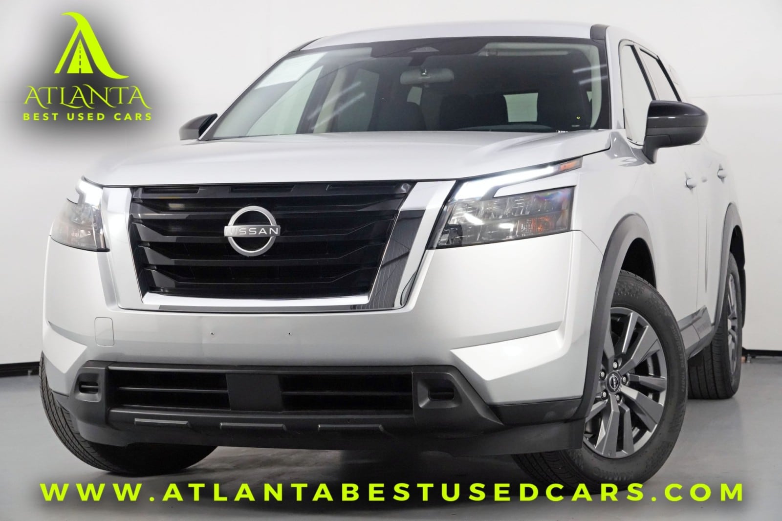 2024 Nissan Pathfinder S's photo