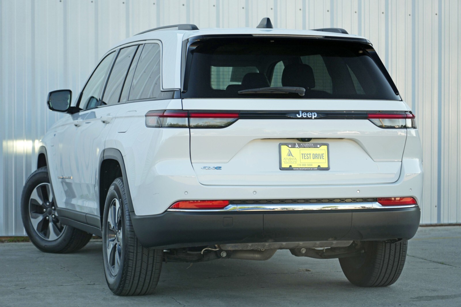 2022 Jeep Cherokee Limited 4xe photo 4