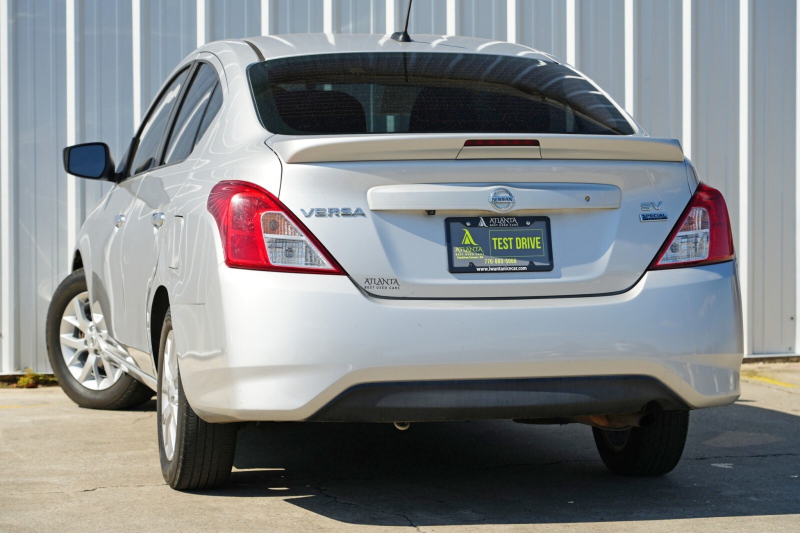 2018 Nissan Versa SV photo 4