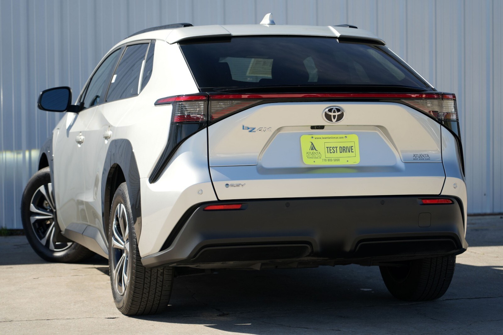 2024 Toyota bZ4X XLE photo 4