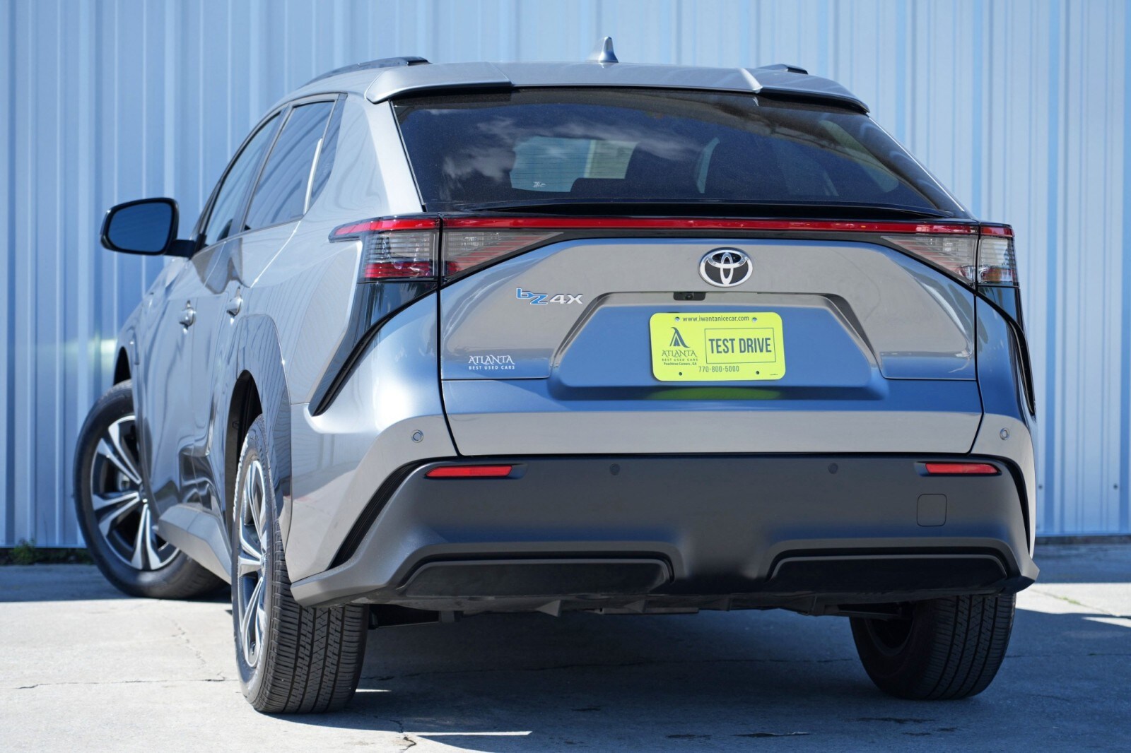 2023 Toyota bZ4X XLE photo 4