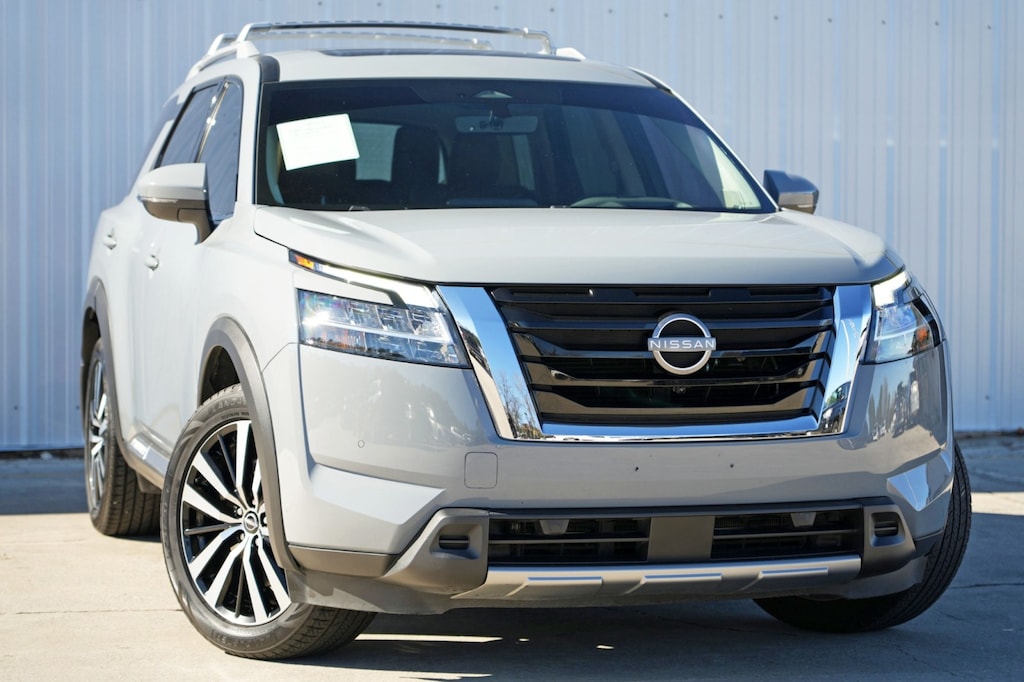 Used 2023 Nissan Pathfinder Platinum SUV