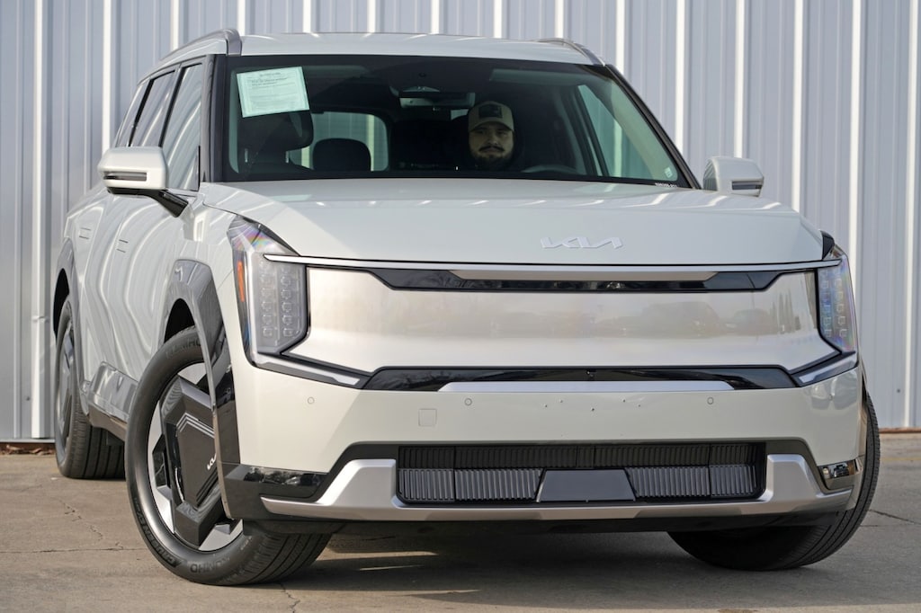 Used 2024 Kia EV9 Land w/ Relaxation Package SUV