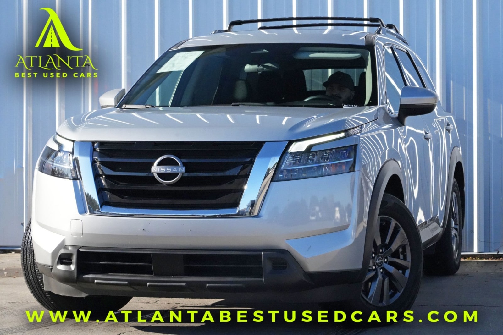2022 Nissan Pathfinder SV's photo