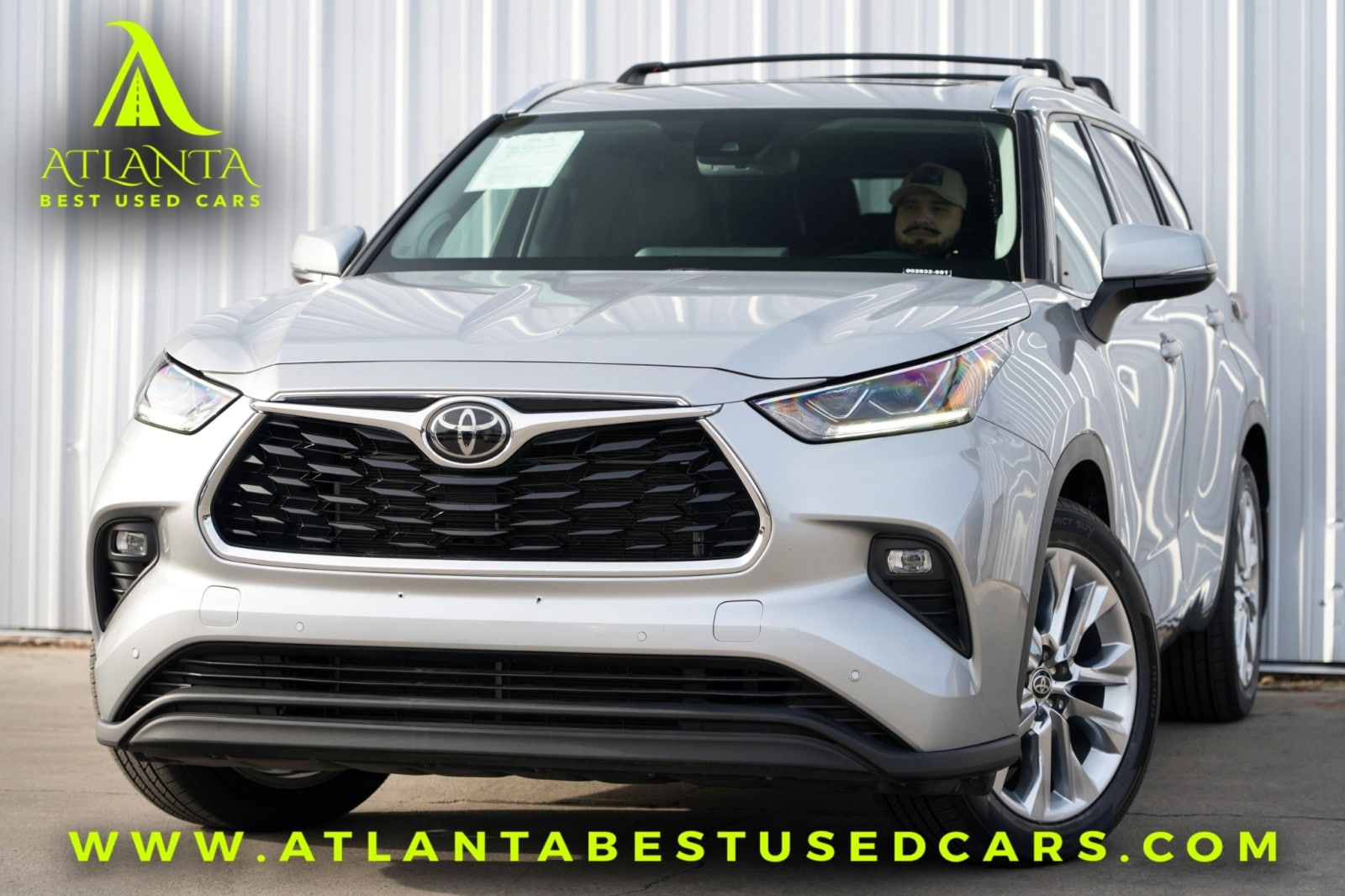 2023 Toyota Highlander Limited's photo