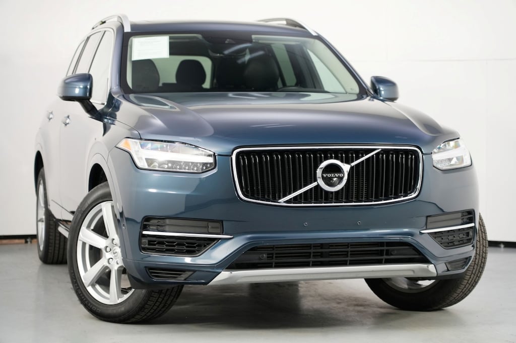 Used 2018 Volvo XC90 Hybrid Momentum w/ Convenience Package SUV