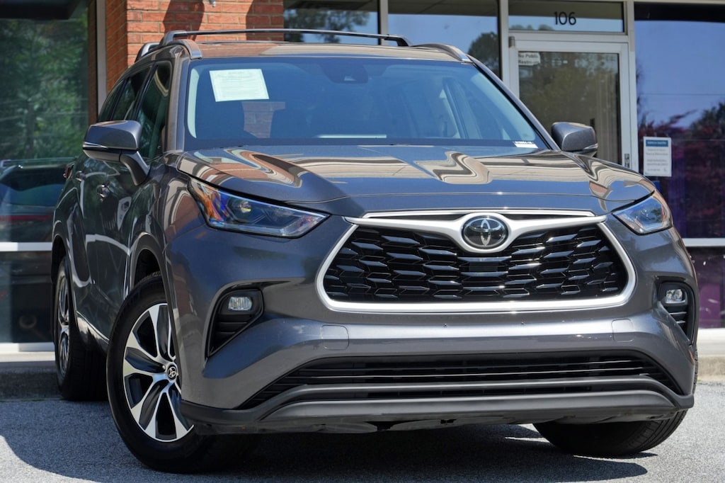 Used 2021 Toyota Highlander XLE SUV