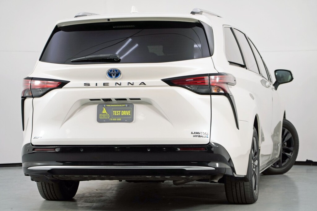 Used 2021 Toyota Sienna Limited Van