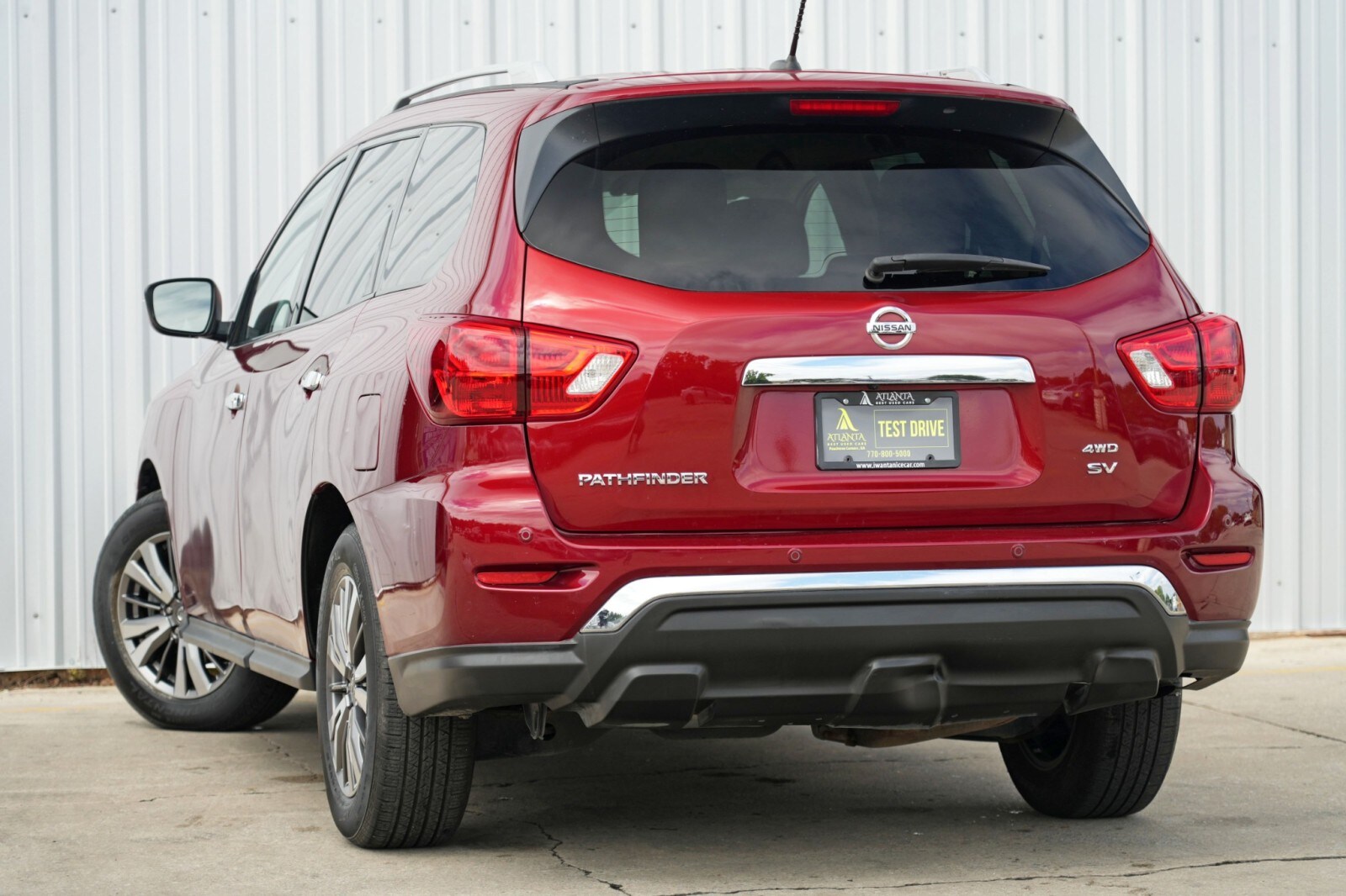 2018 Nissan Pathfinder SV photo 3