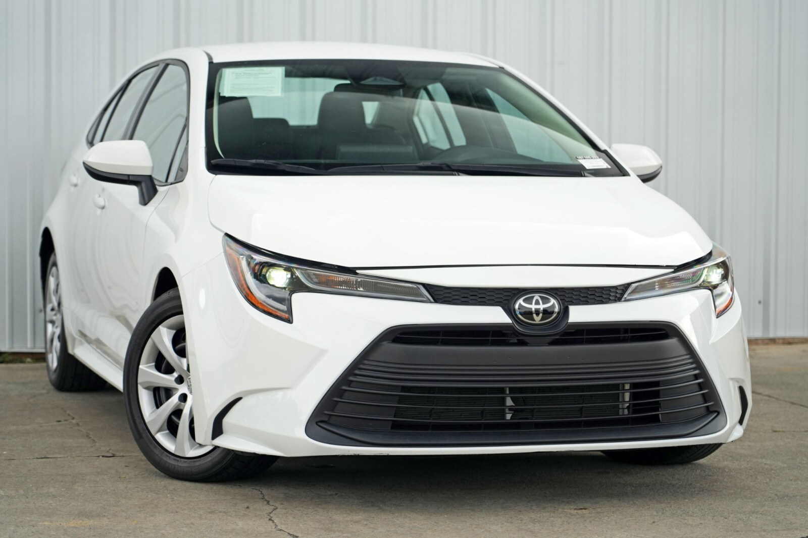 2024 Toyota Corolla LE photo 2