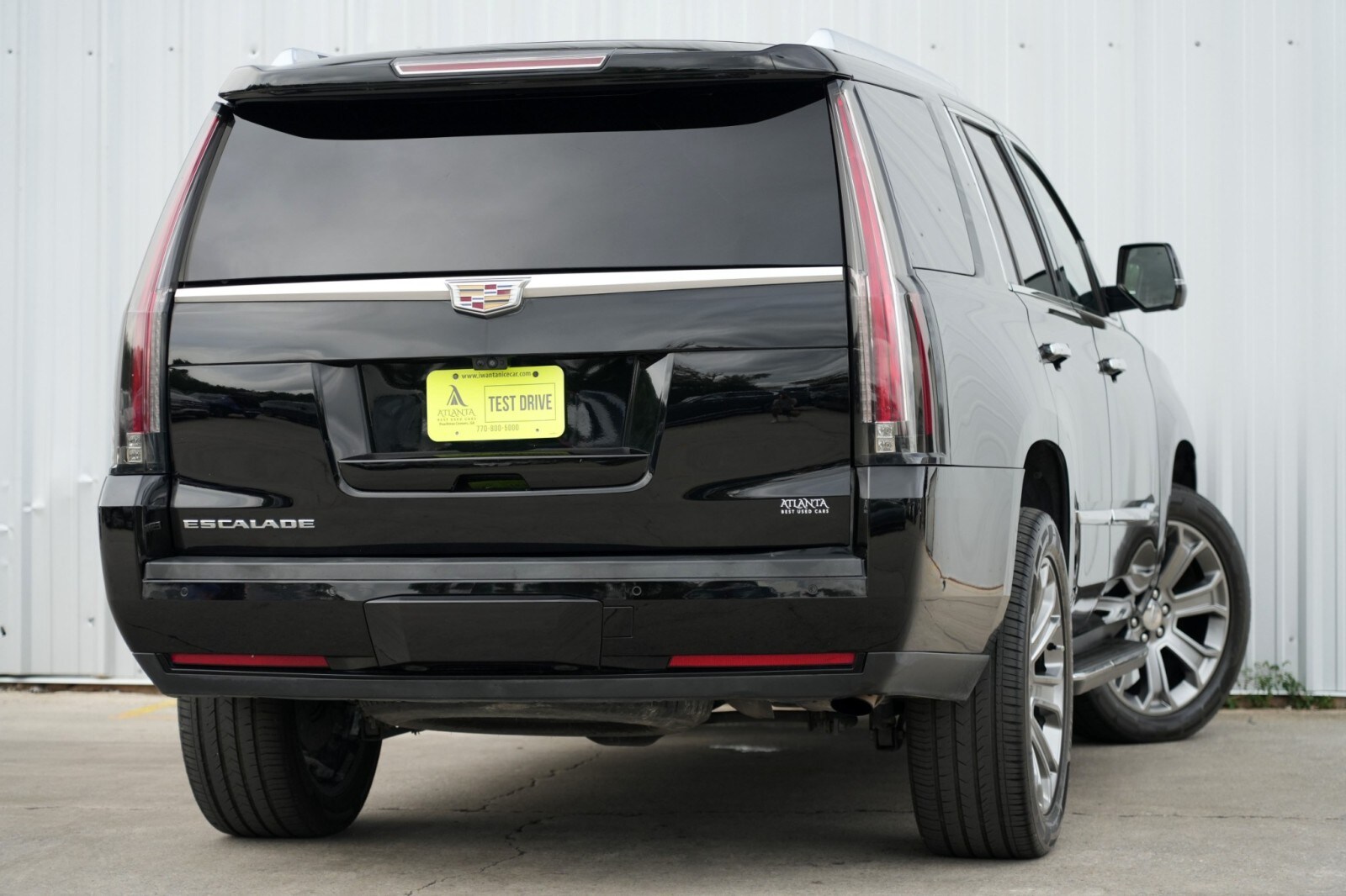 2018 Cadillac Escalade Luxury photo 3