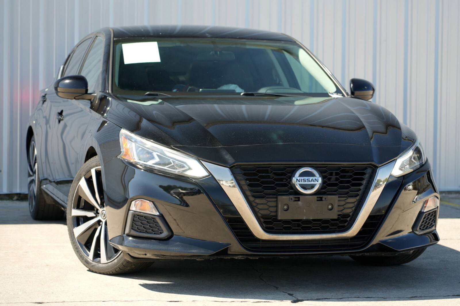 2019 Nissan Altima 2.5 SR photo 2