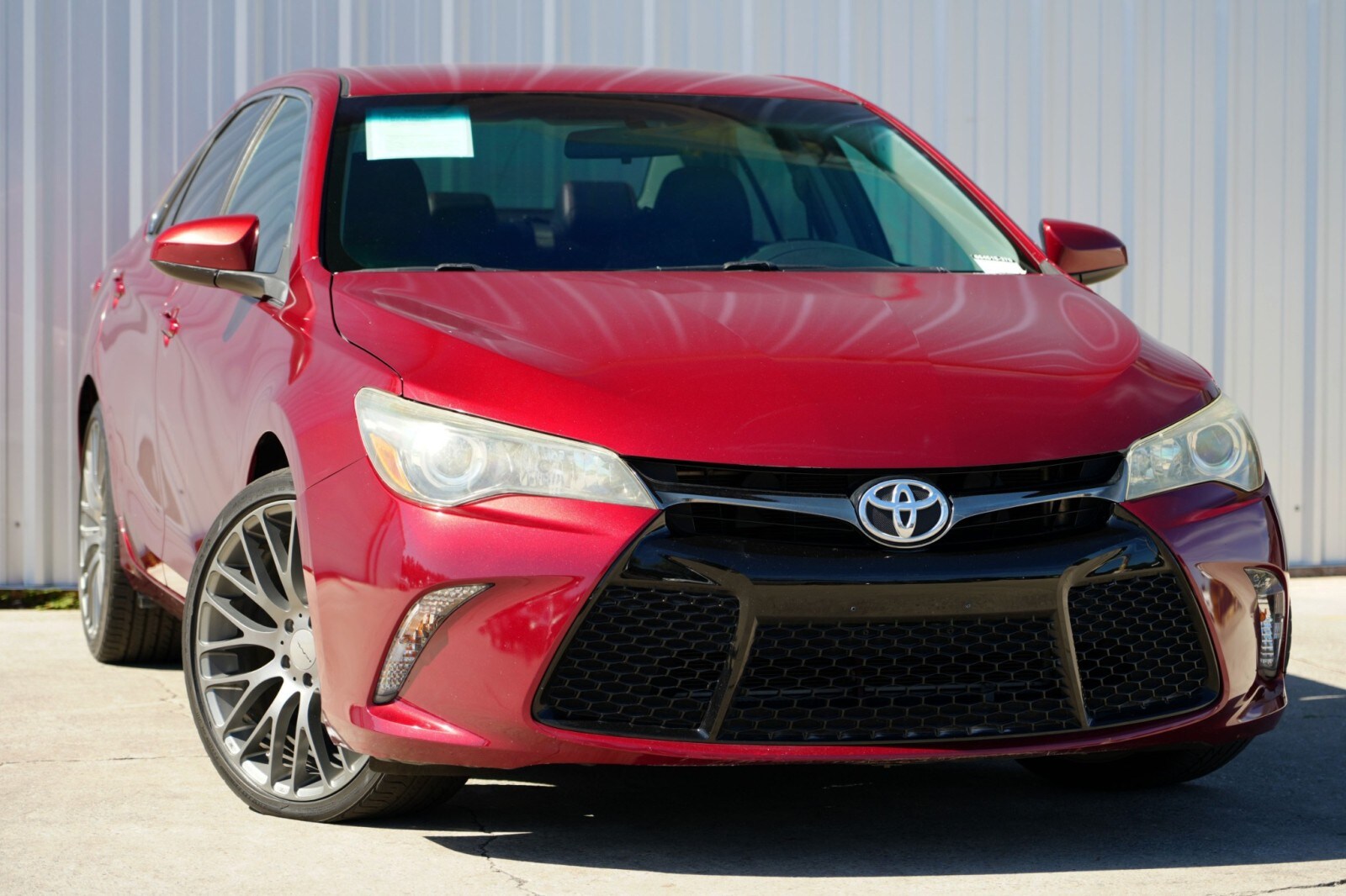 2017 Toyota Camry XLE XSE photo 2