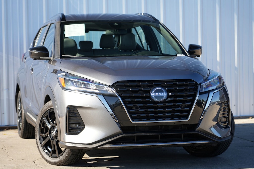 Used 2023 Nissan Kicks SR w/ Premium Package SUV