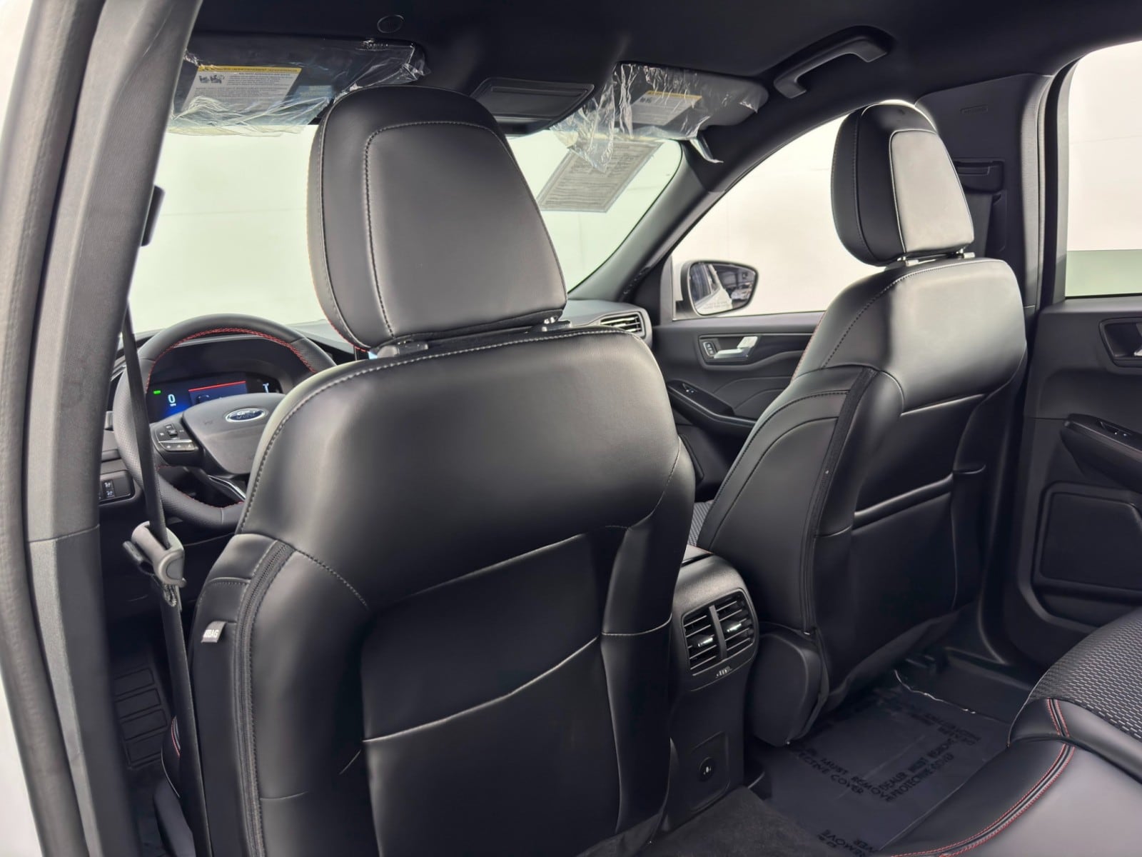 2024 Ford Escape ST-Line Select - Photo 30