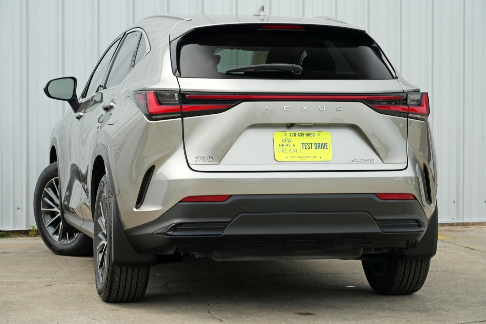 2022 Lexus NX 250 photo 2