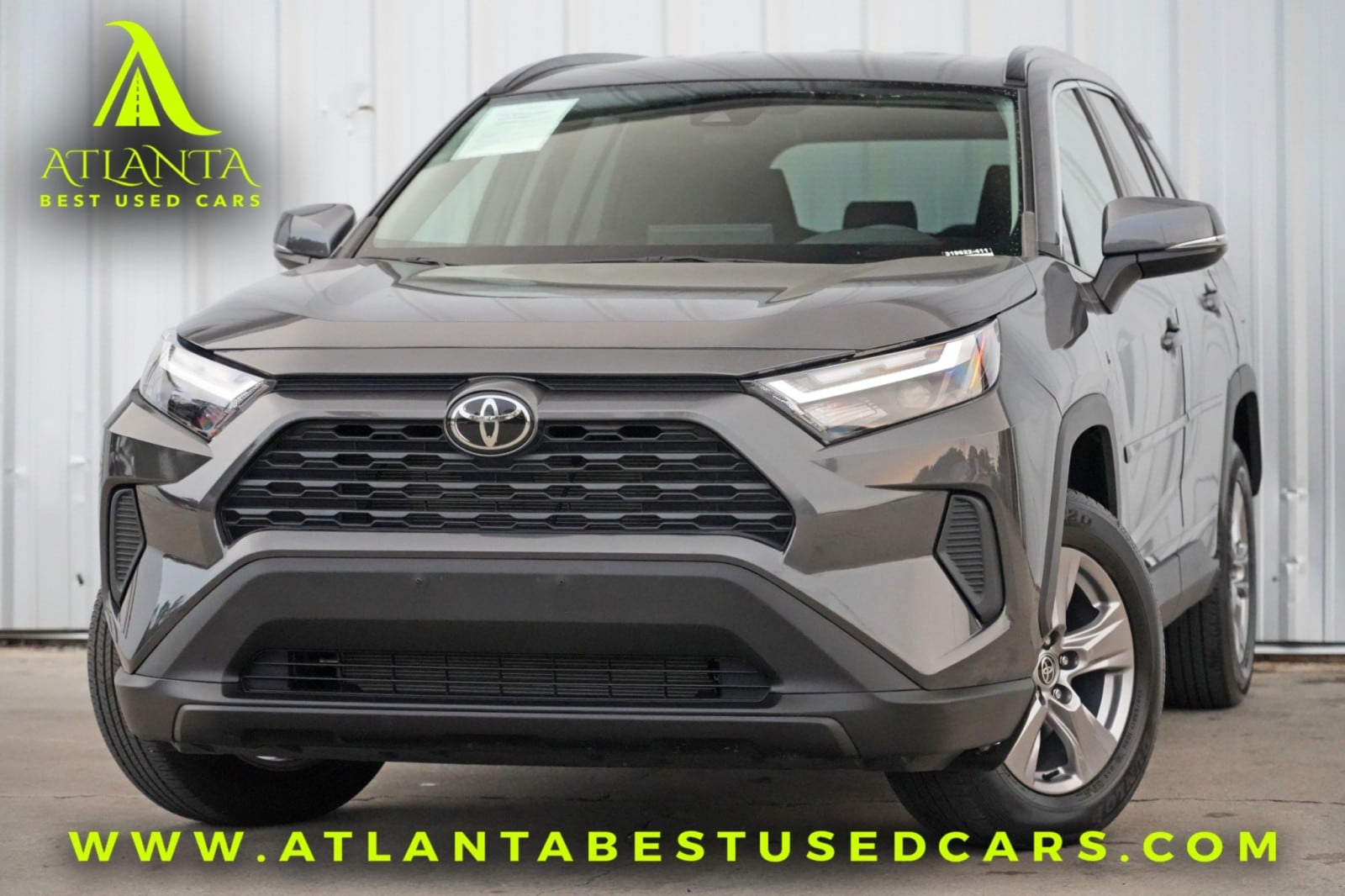 2022 Toyota RAV4 XLE's photo