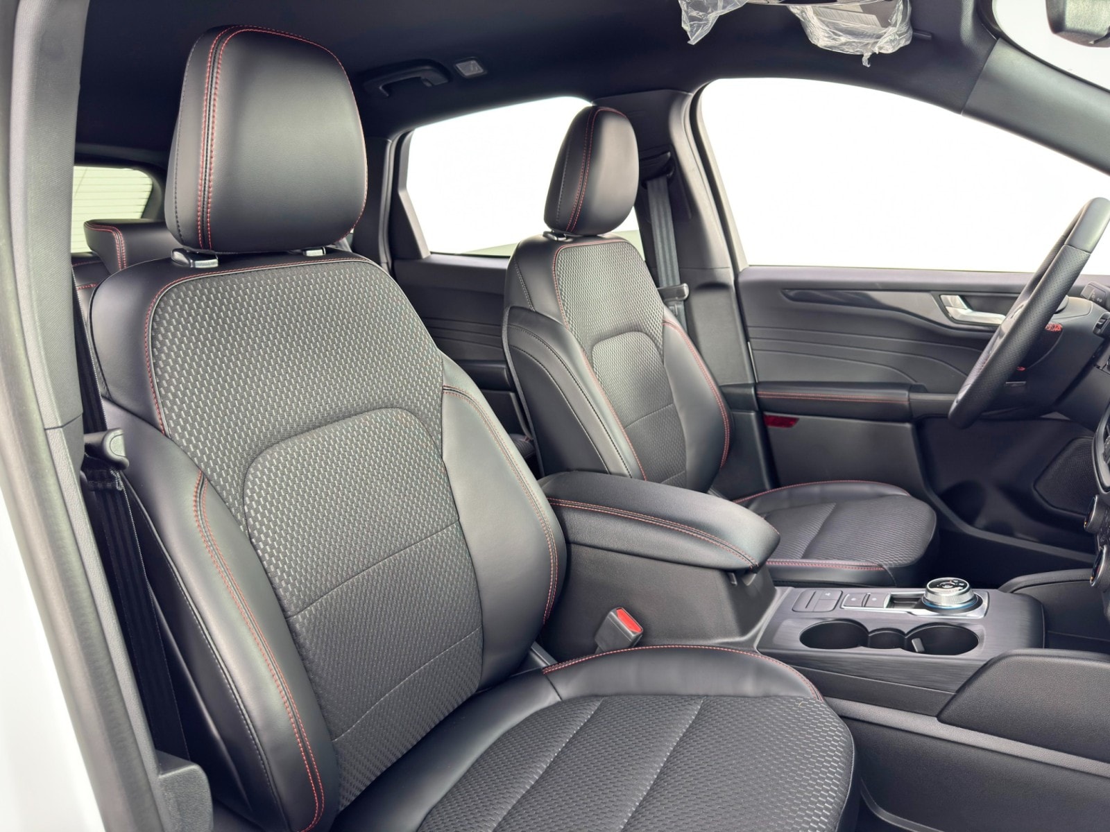 2024 Ford Escape ST-Line Select - Photo 32