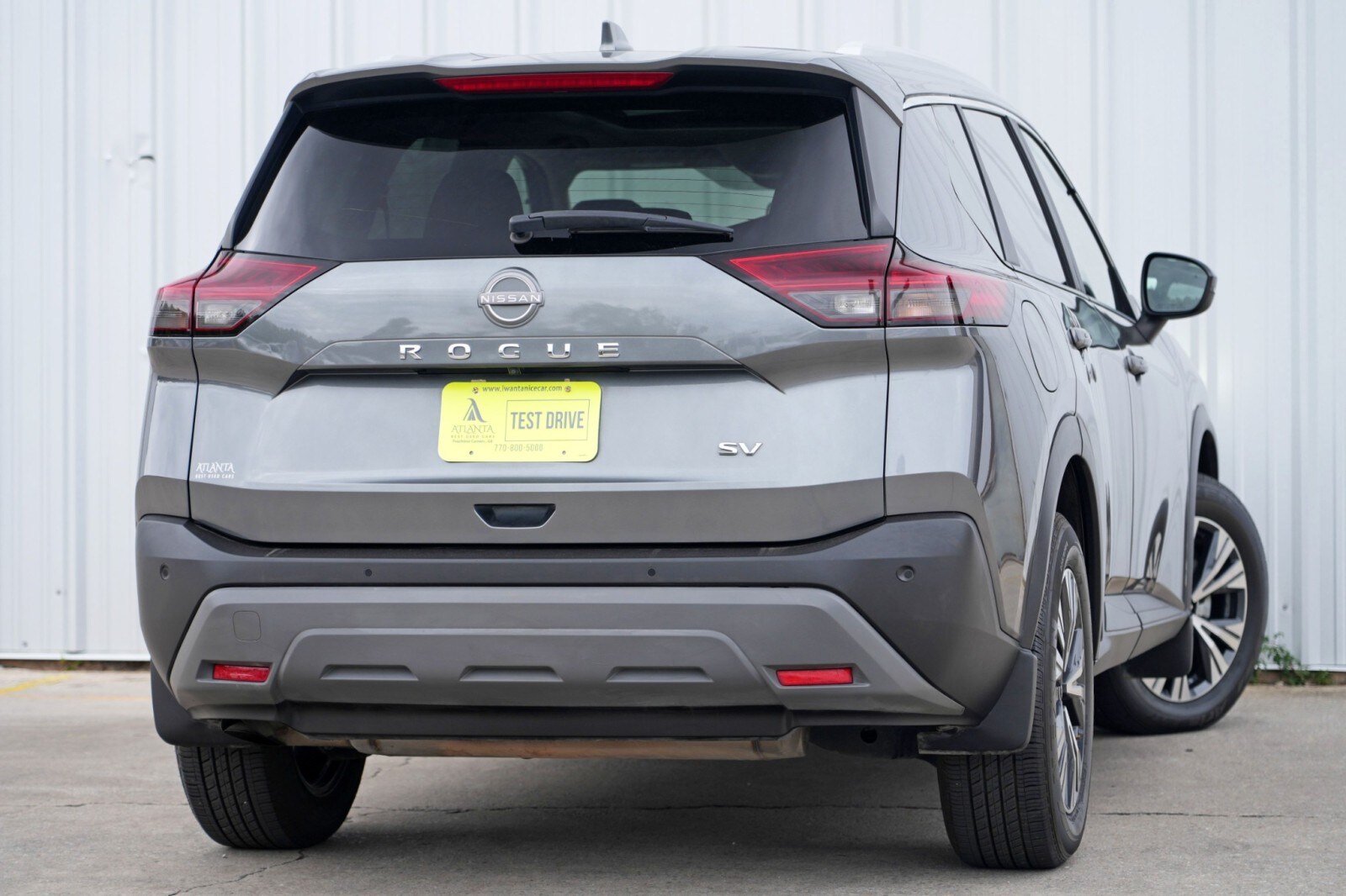 2022 Nissan Rogue SV photo 2