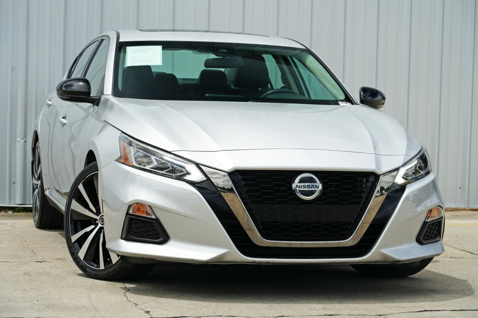 2021 Nissan Altima 2.5 SR photo 2