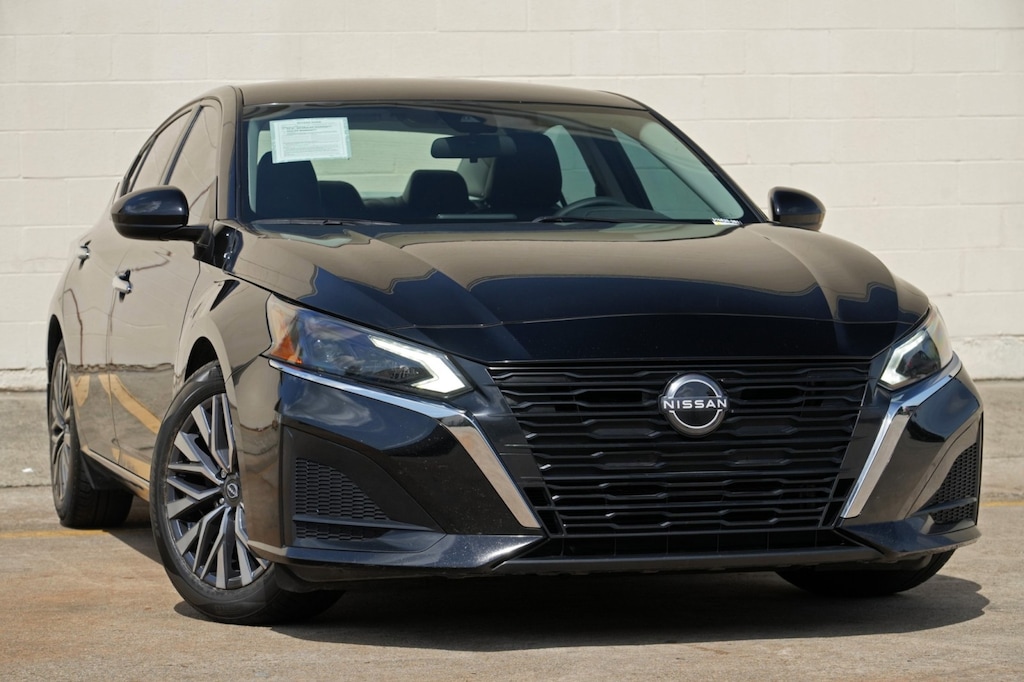 Used 2023 Nissan Altima 2.5 SV Sedan
