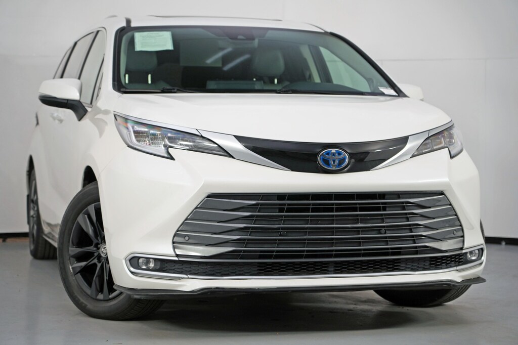 Used 2021 Toyota Sienna Limited Van
