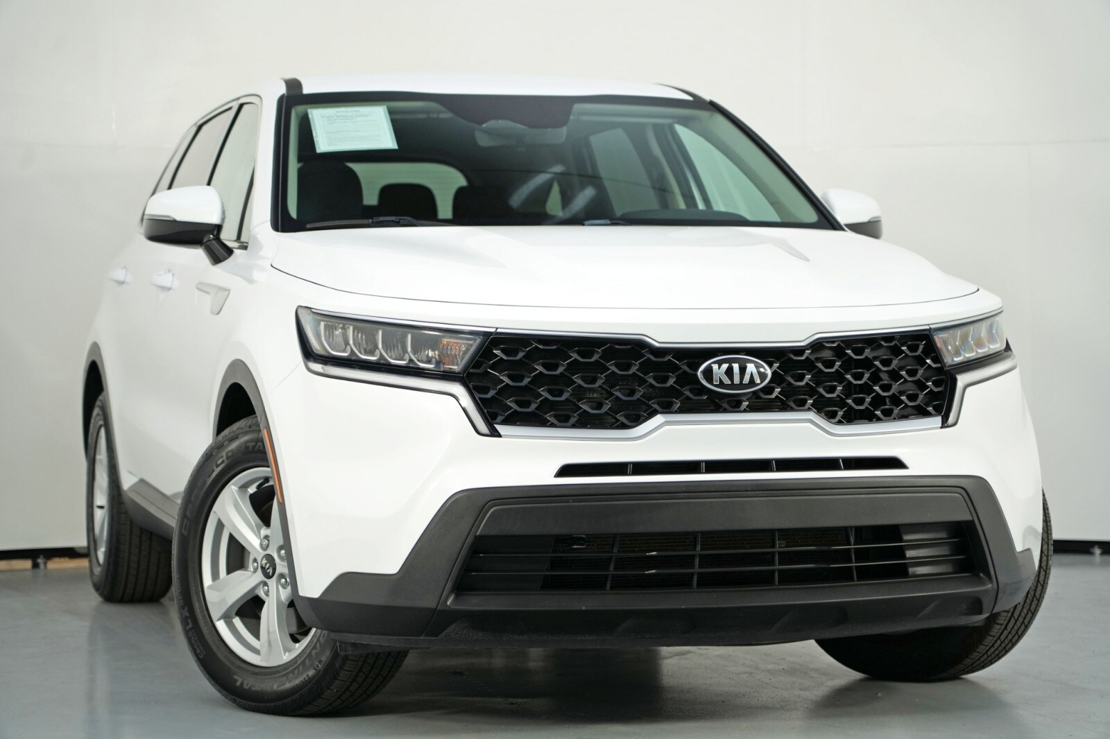 2021 Kia Sorento LX photo 2