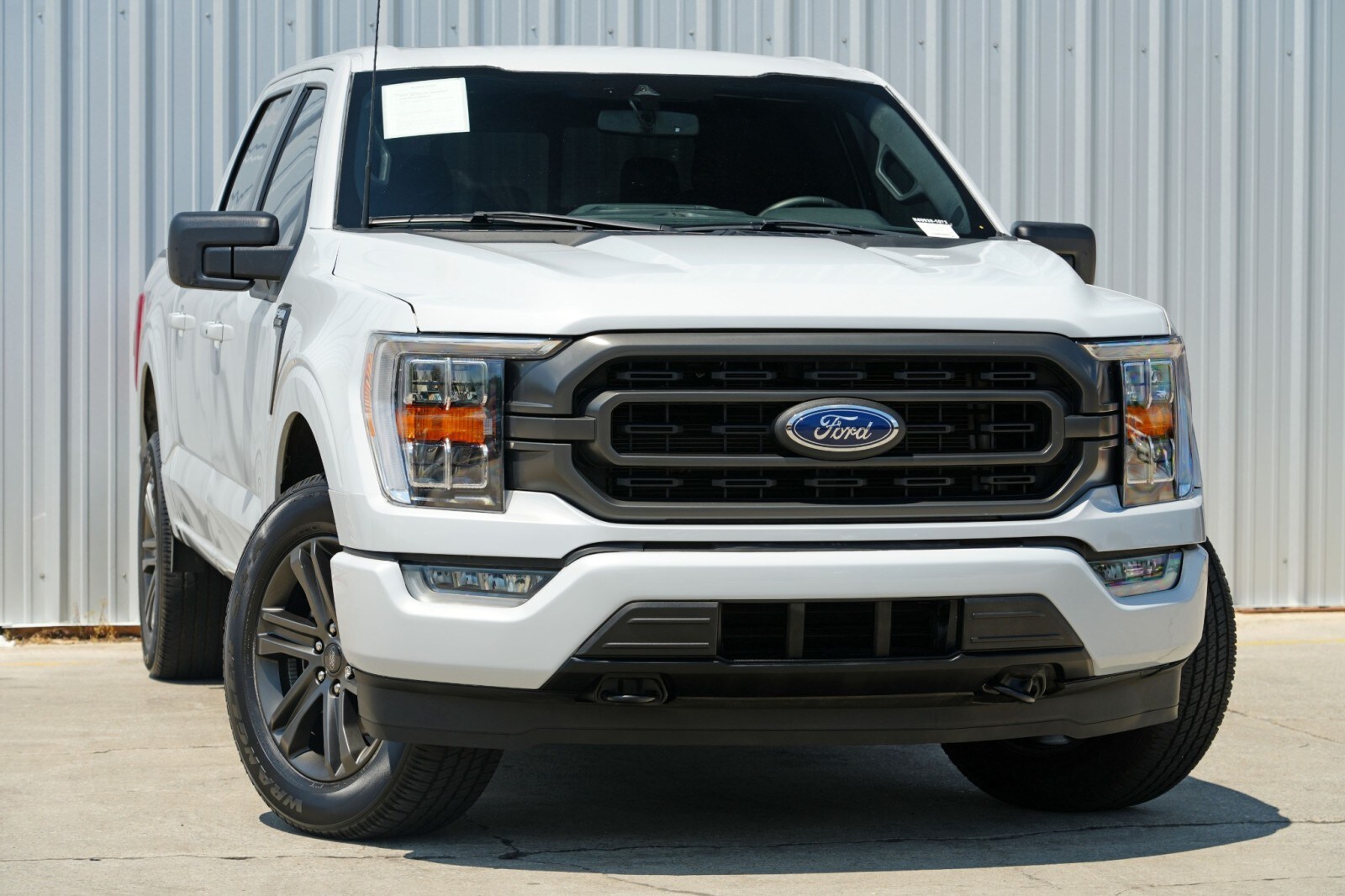 2022 Ford F-150 XLT photo 2