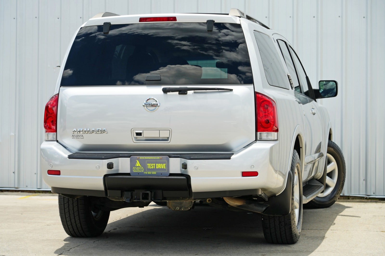 2014 Nissan Armada SV photo 3