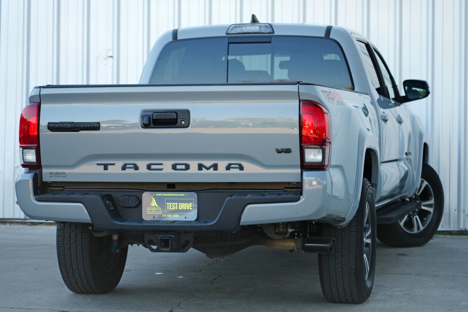 2019 Toyota Tacoma TRD Sport photo 2