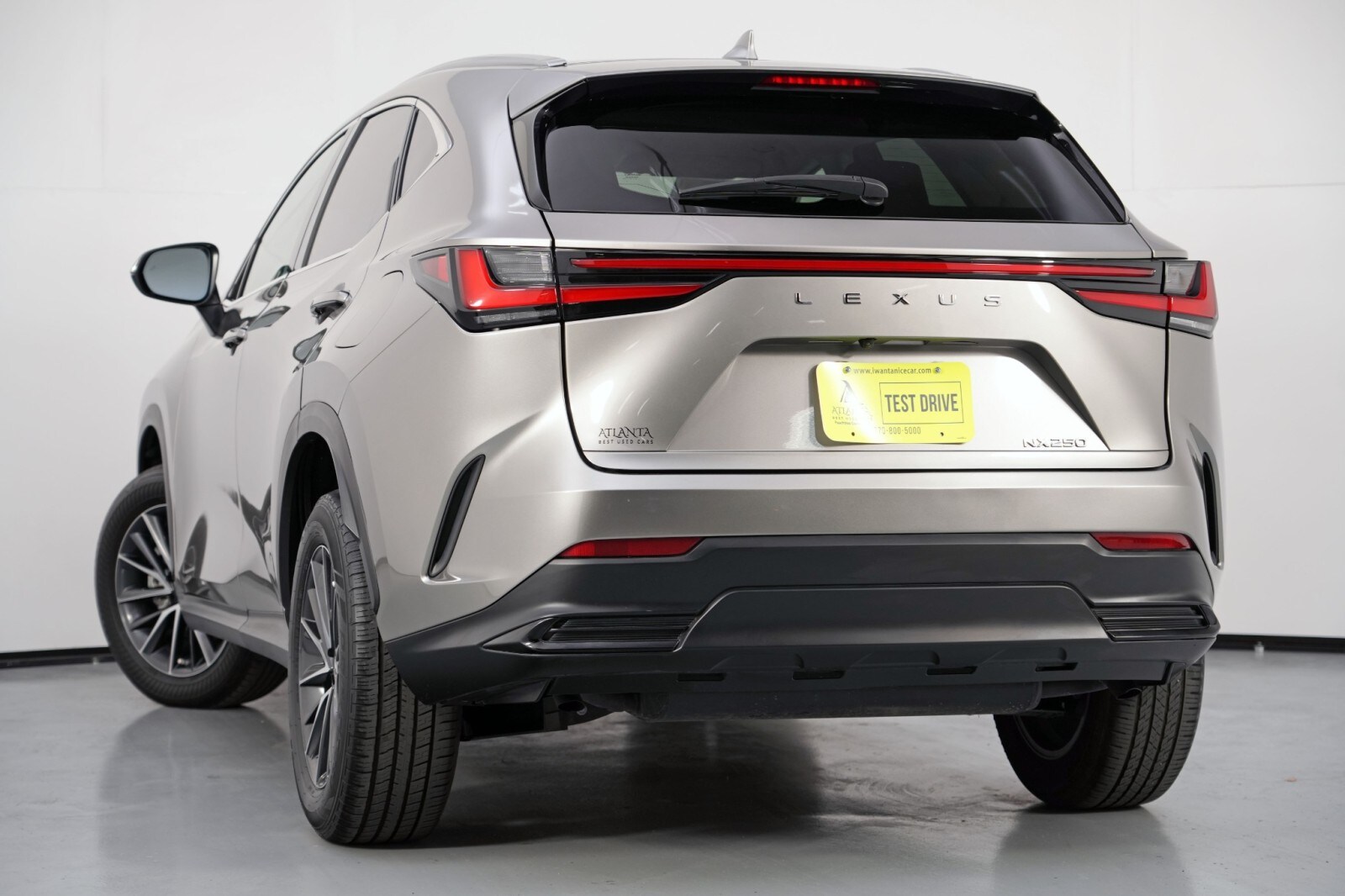 2023 Lexus NX 250 photo 3