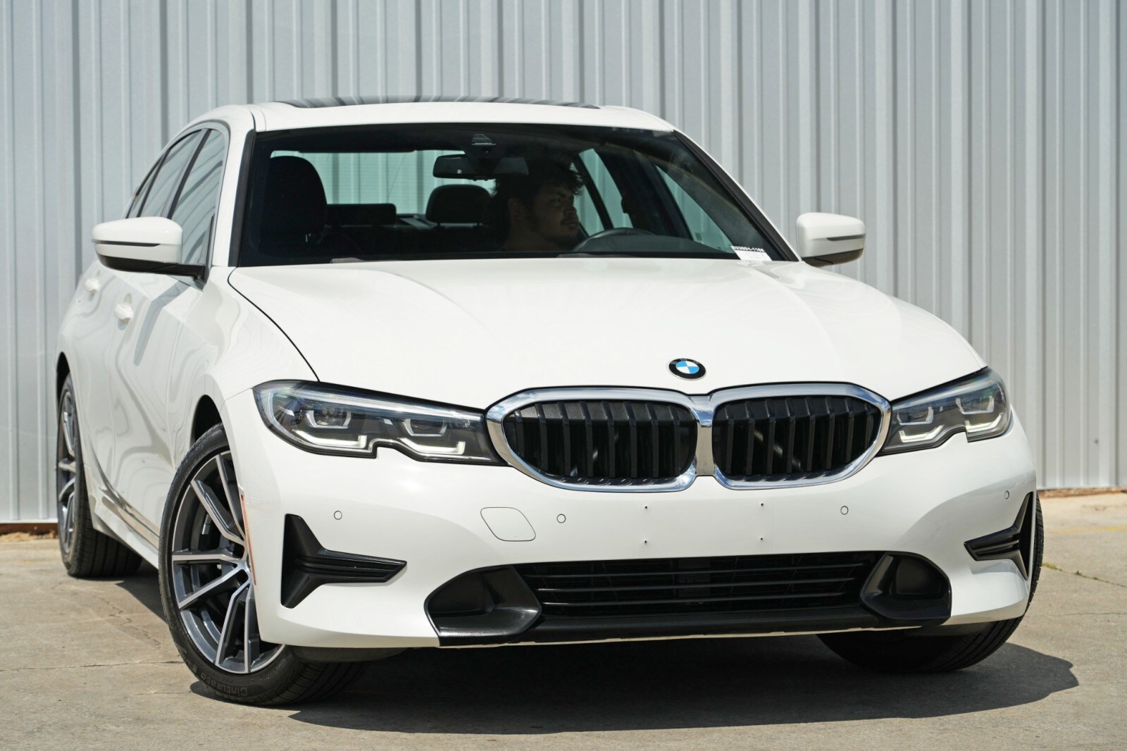 2020 Bmw 330i photo 2