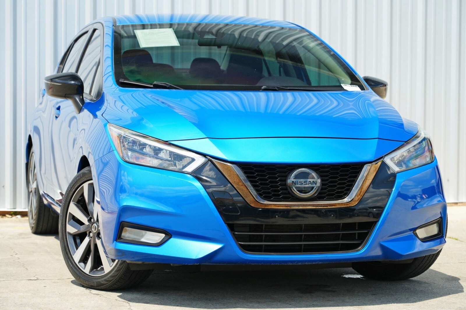 2020 Nissan Versa SR photo 2