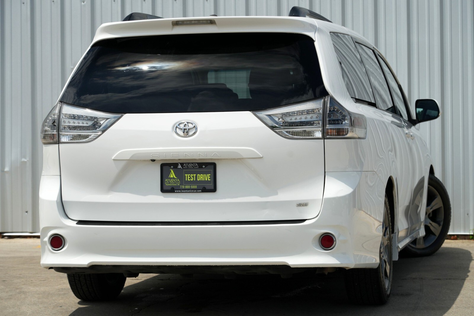 2015 Toyota Sienna SE photo 3