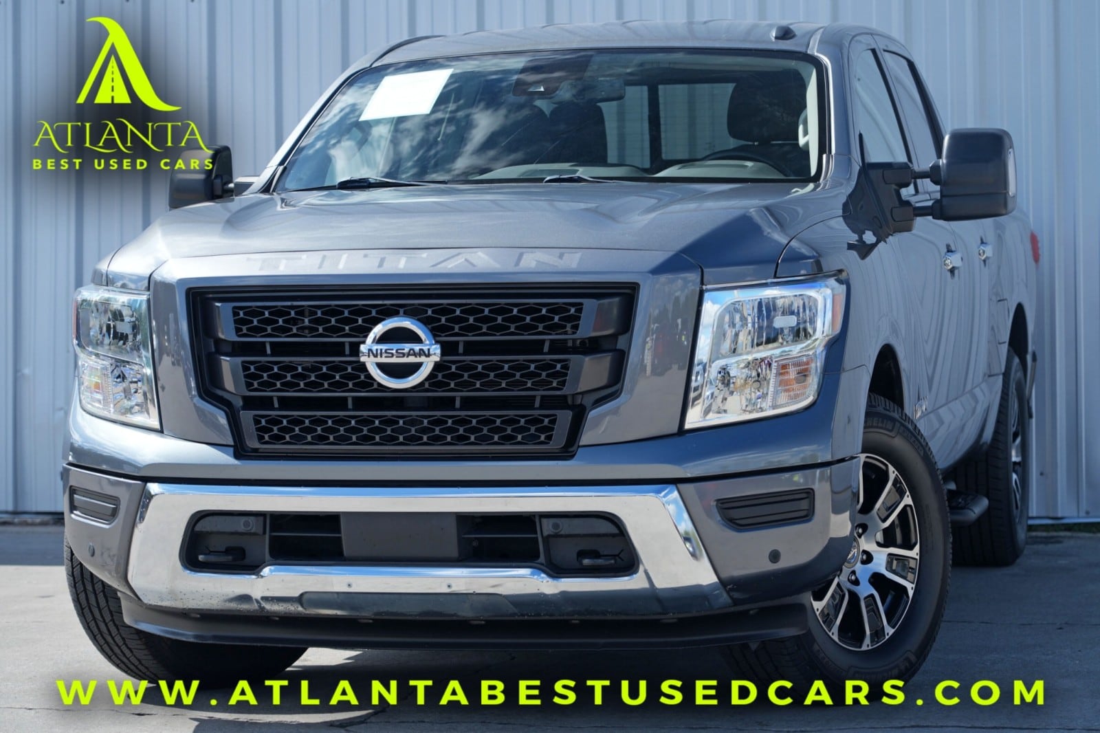 2021 Nissan Titan SV's photo