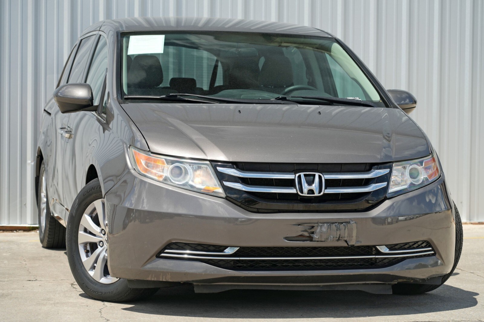 2016 Honda Odyssey SE photo 2