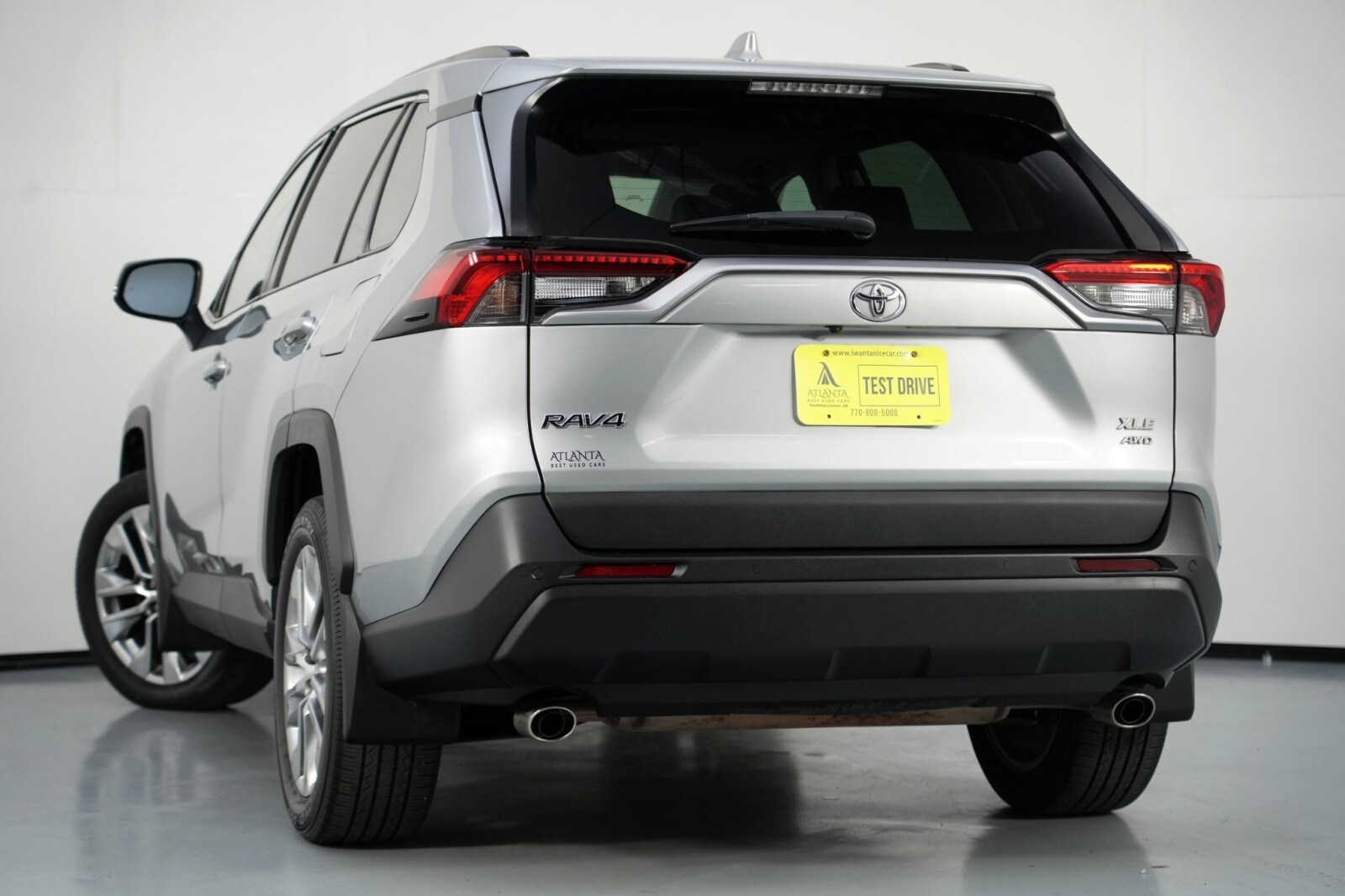 2021 Toyota RAV4 XLE Premium photo 4