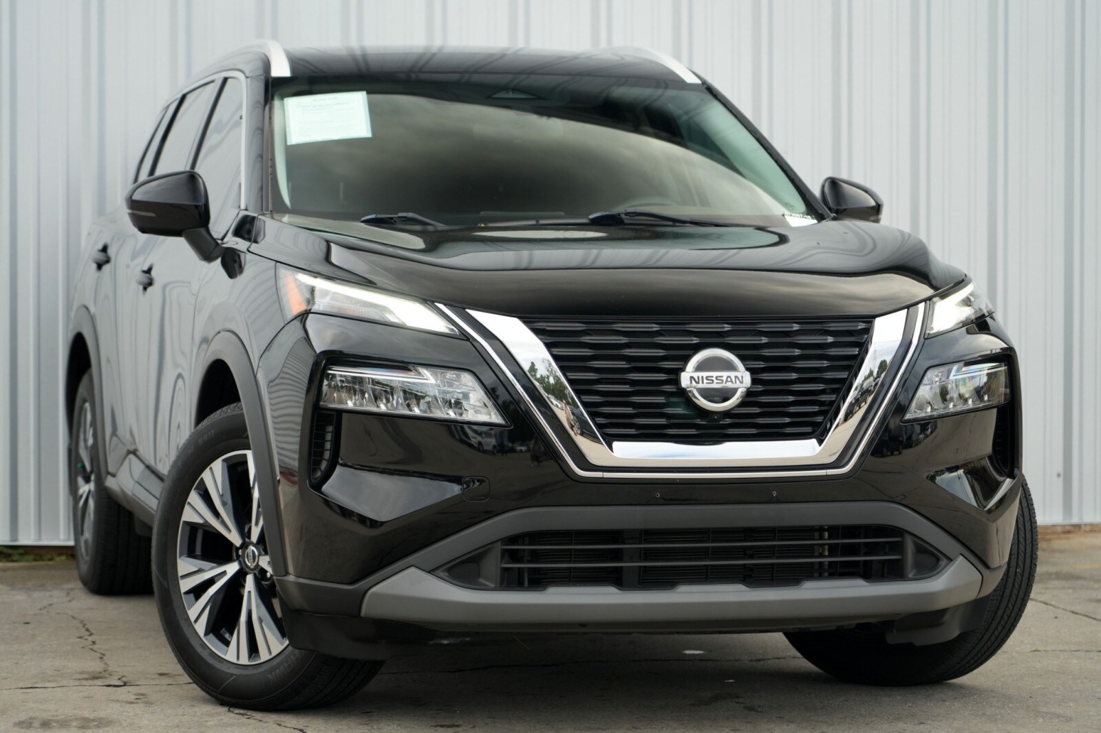 2021 Nissan Rogue SV photo 2