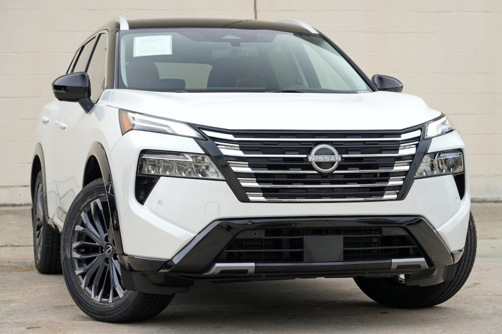 Used 2024 Nissan Rogue Platinum w/ Premium Package SUV