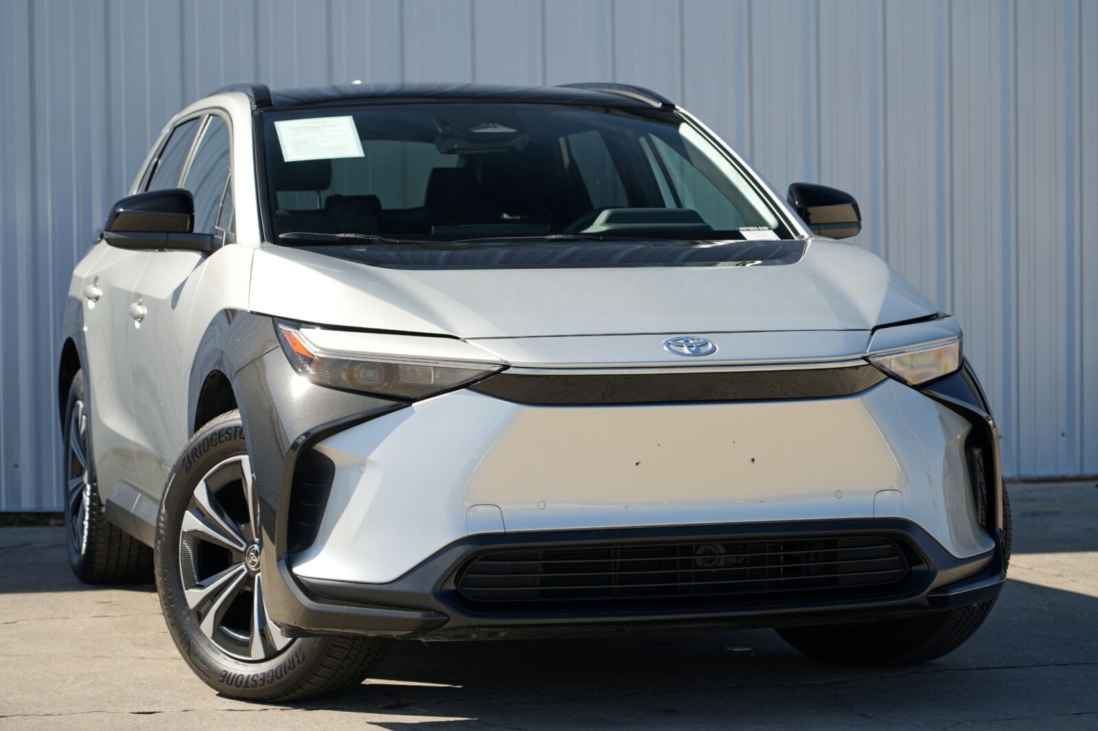 2024 Toyota bZ4X XLE photo 2