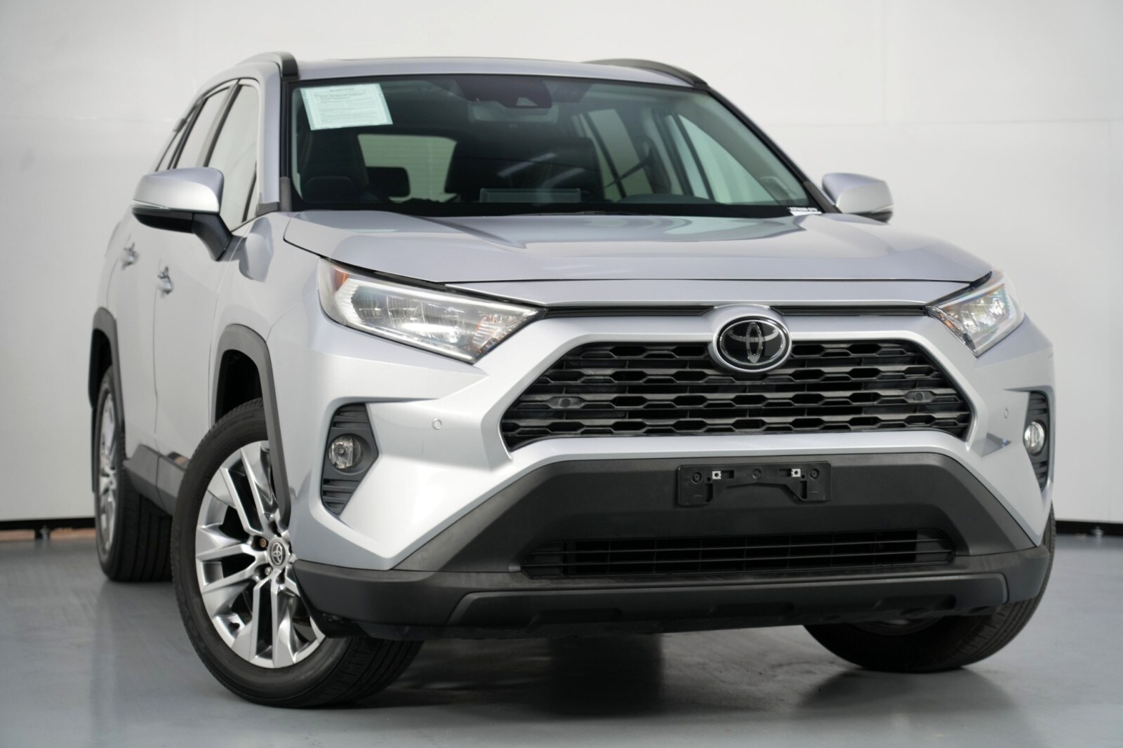 2021 Toyota RAV4 XLE Premium photo 2