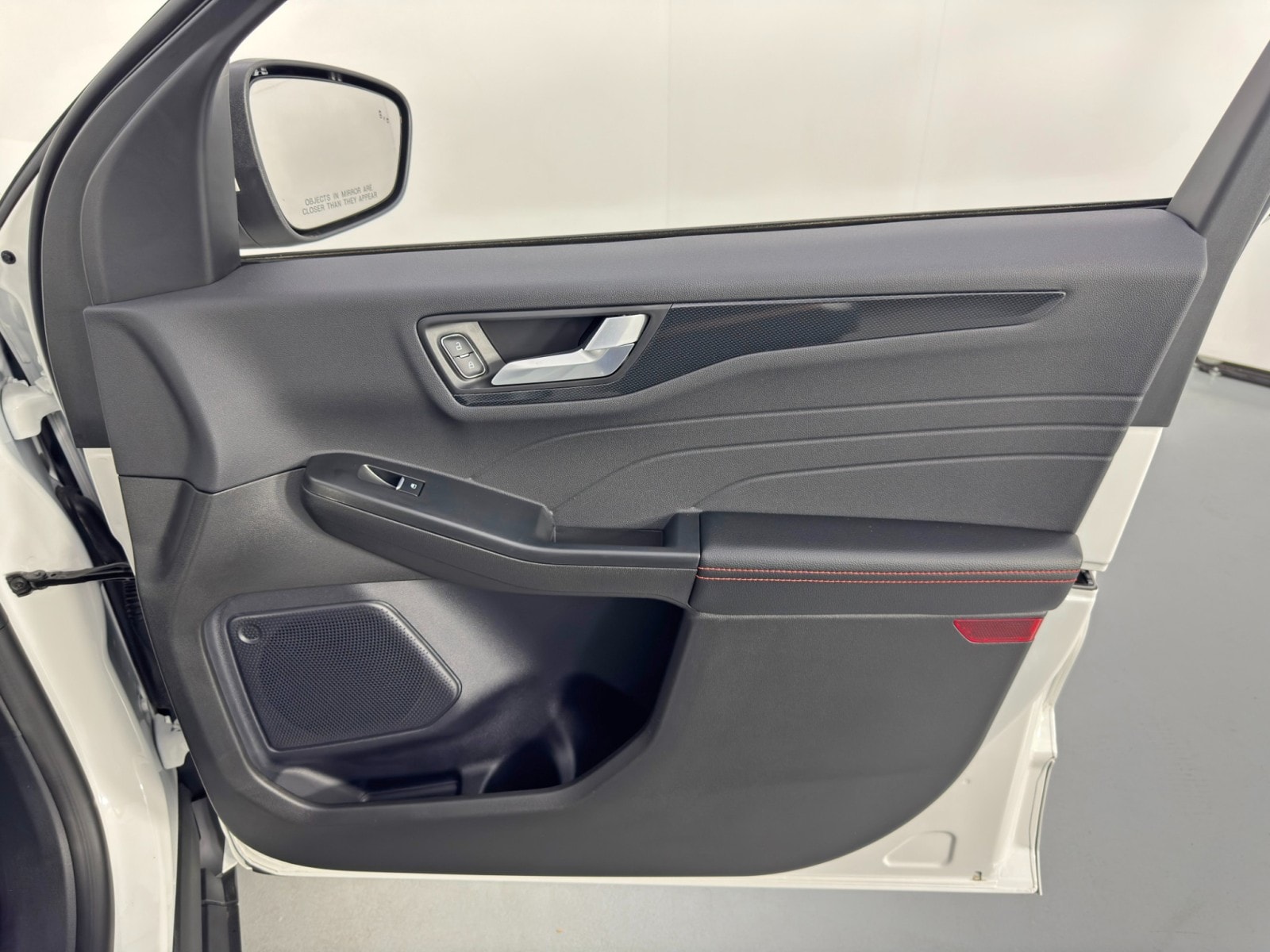 2024 Ford Escape ST-Line Select - Photo 38