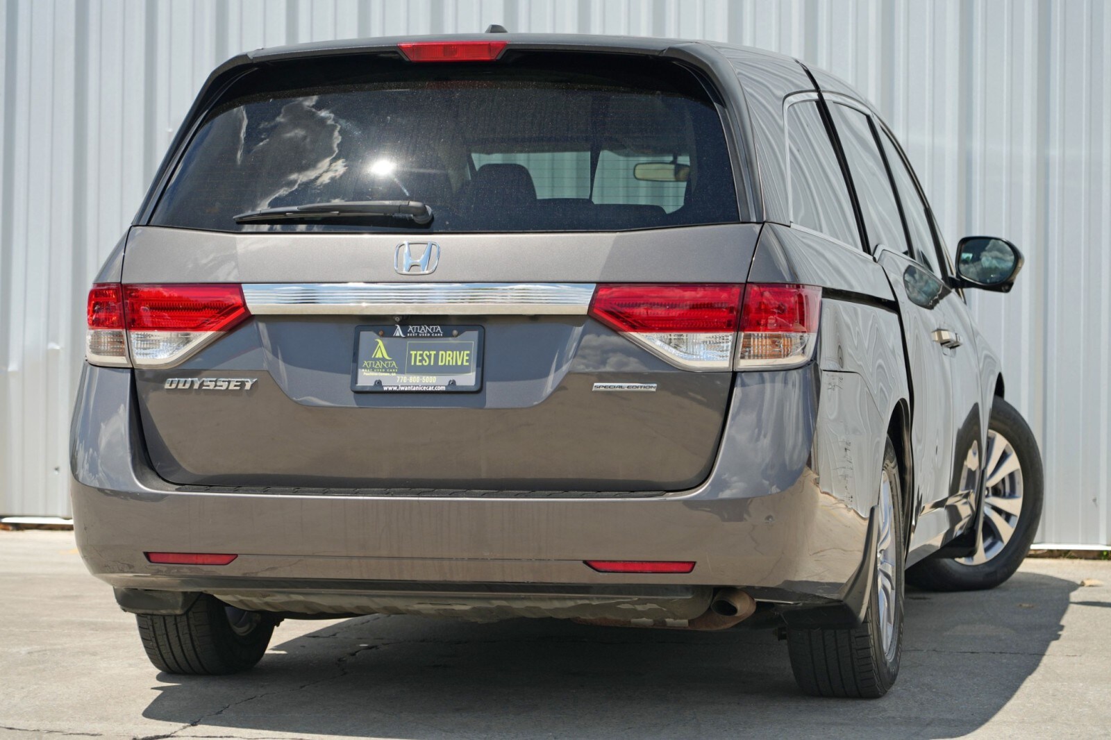 2016 Honda Odyssey SE photo 3