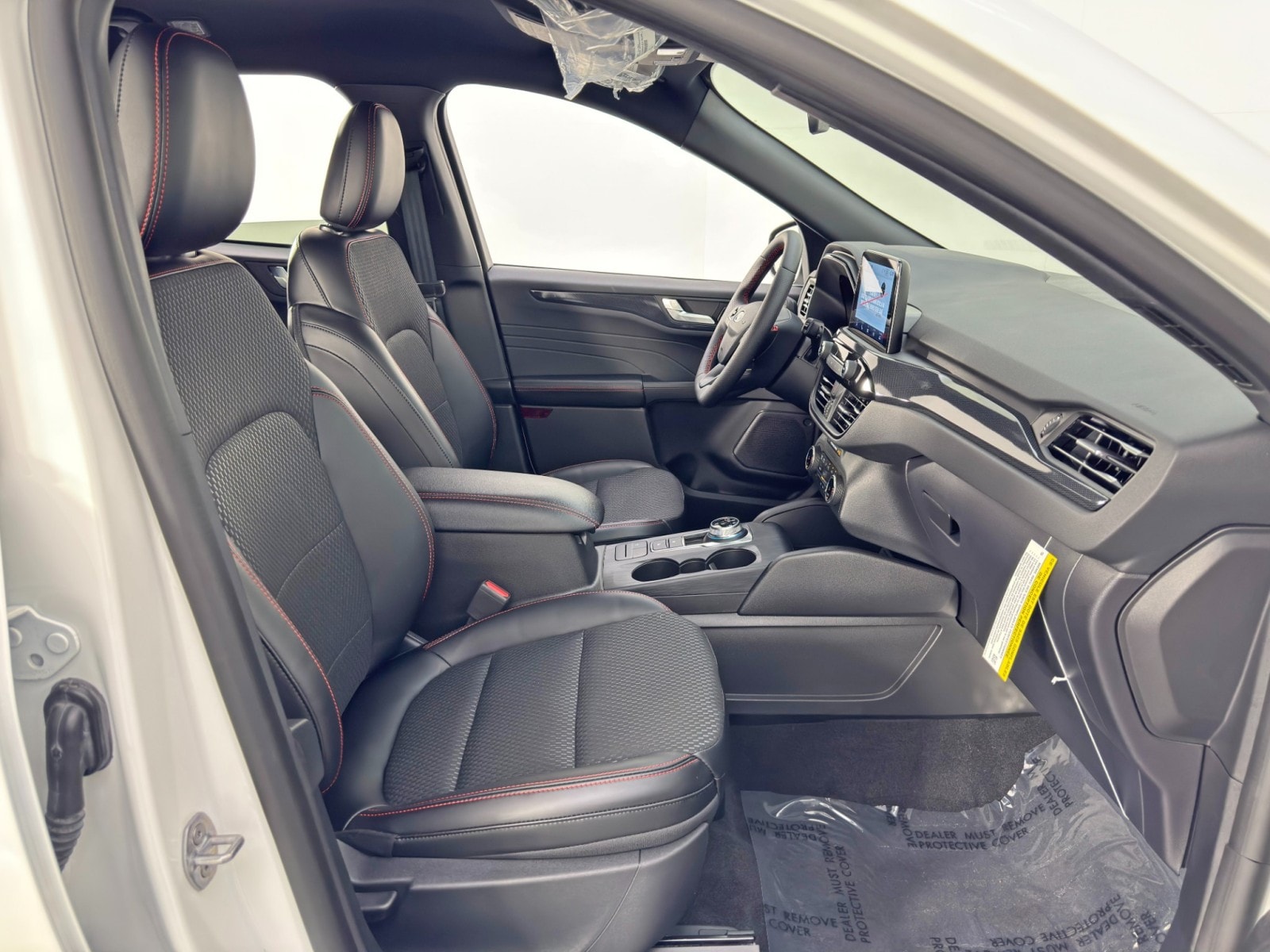 2024 Ford Escape ST-Line Select - Photo 14